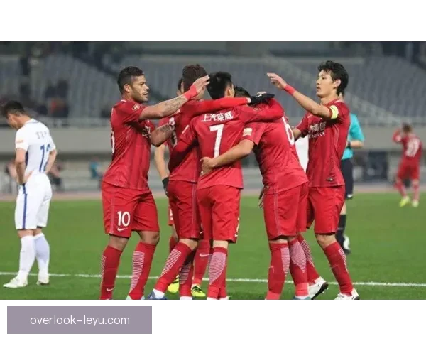 国足新阵容亮相热身赛 强力锋线引发球迷热议